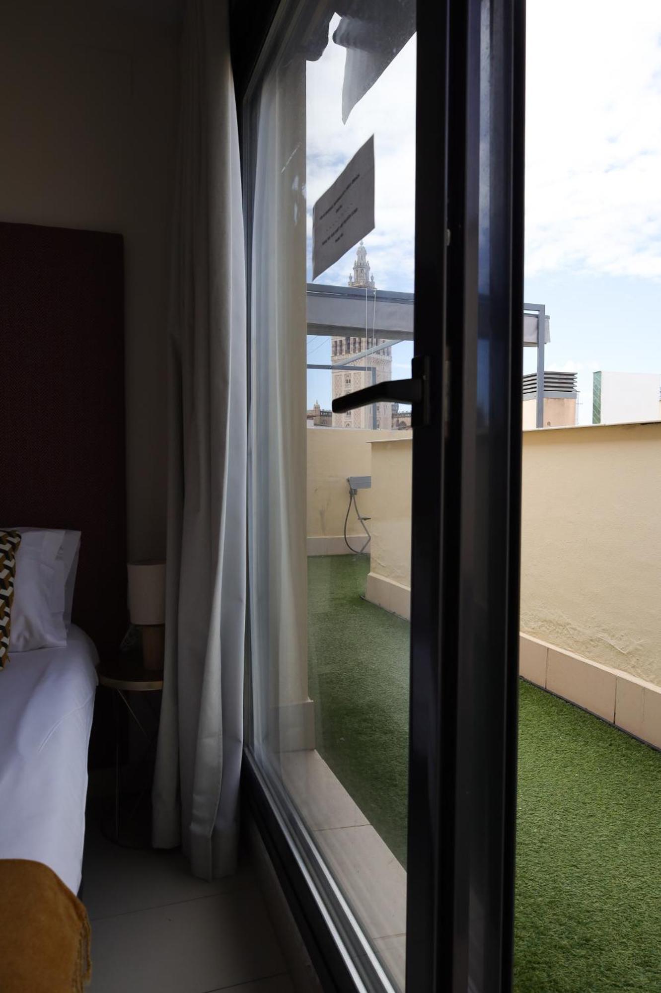 Guzman El Bueno Suites セビリア エクステリア 写真